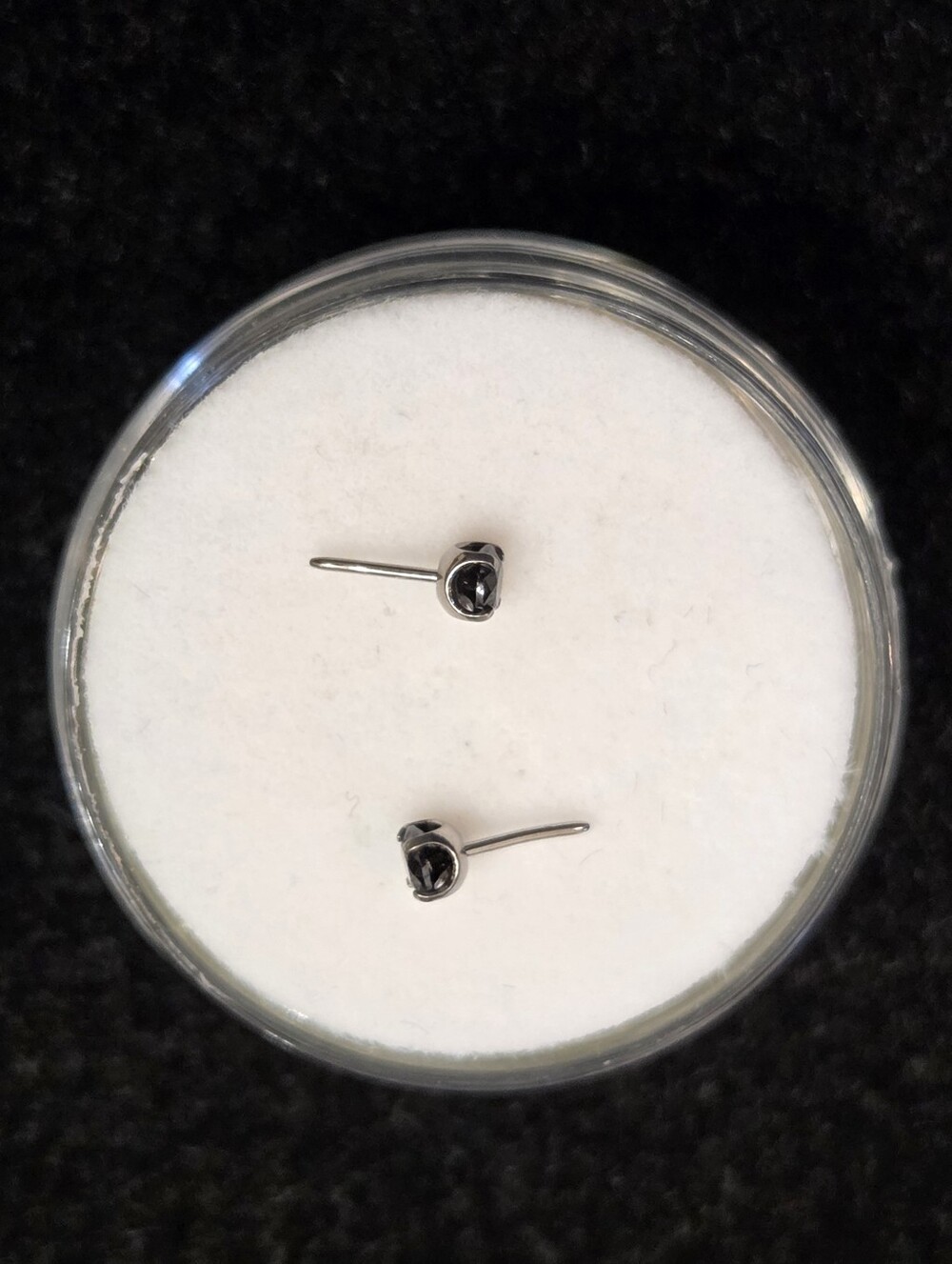 Neometal Threadless Titanium Prong-Set Black Gem End Set 2.5mm View 3